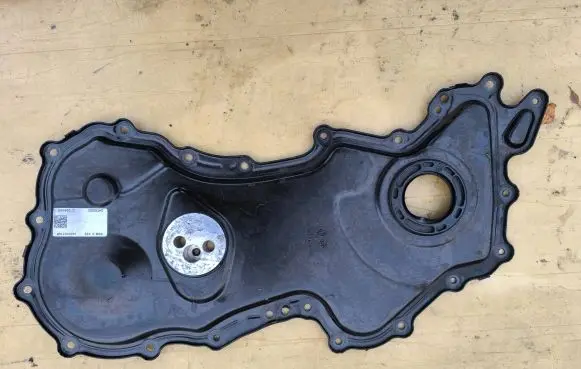 Renault Trafic III (X82) Timing belt guard (cover) 100010714r