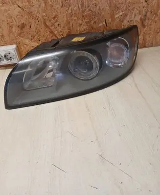 Volvo V50 Headlight/headlamp 30698885 0301198203