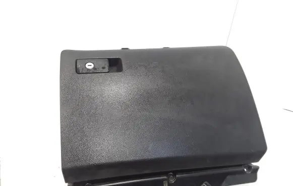 Volkswagen PASSAT B6 Glove box