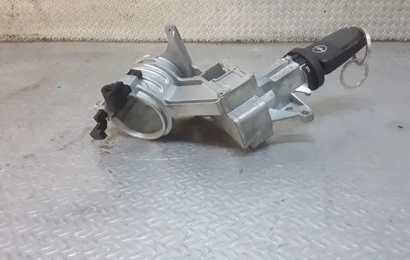 Opel Astra H Ignition lock 2421430