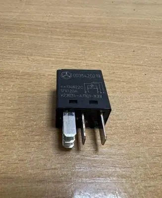Mercedes-Benz Sprinter W906 Other relay 0035420219 D6904
