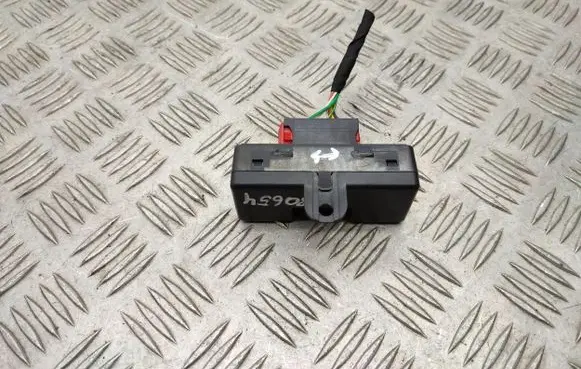 Opel Grandland X Seat heating relay 9810486880