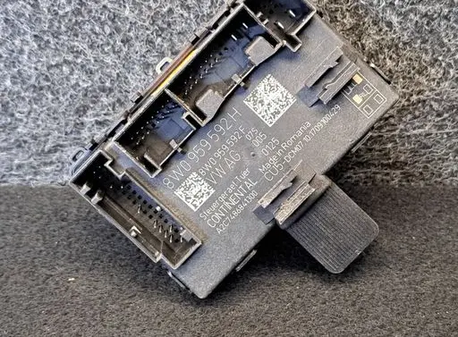 Audi A4 S4 B8 8K Door control unit/module 8W0959592H 8W0959592F