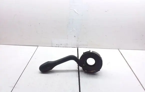 Volkswagen Polo III 6N 6N2 6NF Indicator stalk SAEQ891