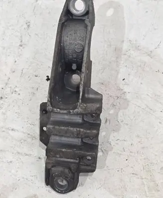 BMW 5 G30 G31 G38 Sway bar bush bracket, front 6884012
