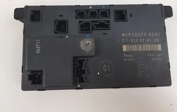 Mercedes-Benz E W211 Door control unit/module 2118208285