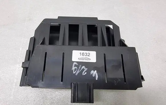 Mercedes-Benz CLS C219 Other engine bay part A2115458340