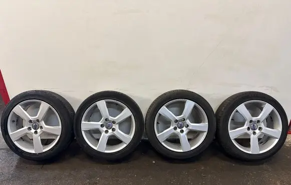 Volvo C30 R17 alloy rim 31290177