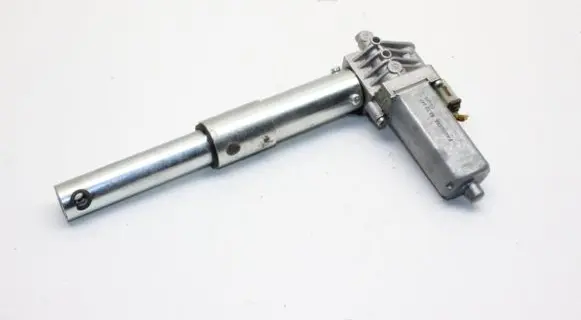 BMW X5 E70 Seat adjustment motor 0390203230 8320447