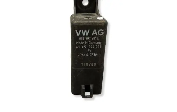 Skoda Octavia Mk2 (1Z) Glow plug pre-heat relay 038907281D 51299023