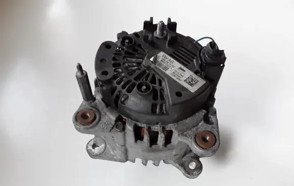 Volkswagen Golf VII Generator/alternator 03L903023L