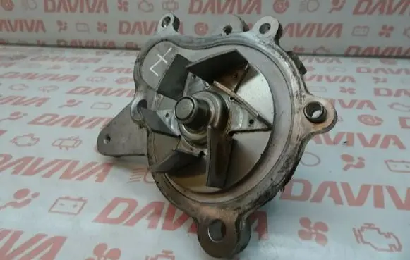 KIA Carens II Water pump 