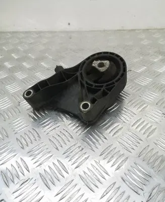 Opel Insignia A Engine mount bracket 13227767