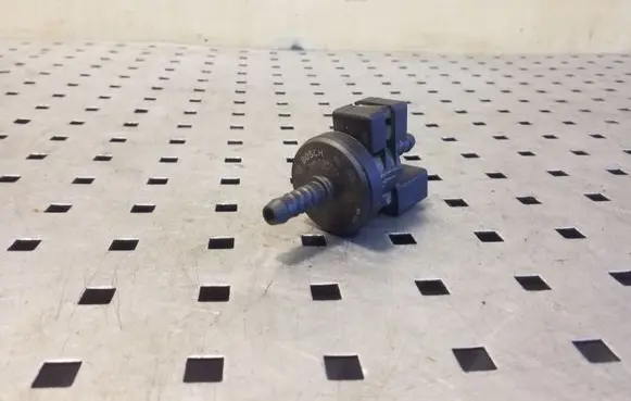 Skoda Octavia Mk2 (1Z) Breather valve 0280142431