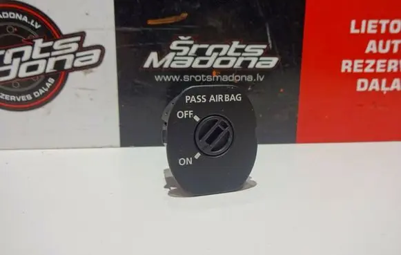Land Rover Range Rover L322 Passenger airbag on/off switch YWL500060PUY
