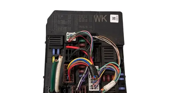 Nissan Leaf I (ZE0) Fuse module 284B75SA2B