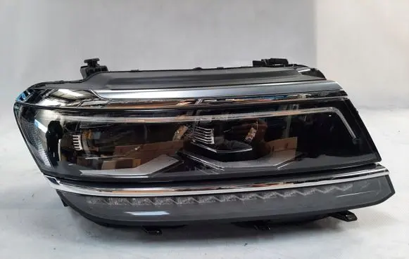Volkswagen Tiguan Headlight/headlamp 5NN941082C