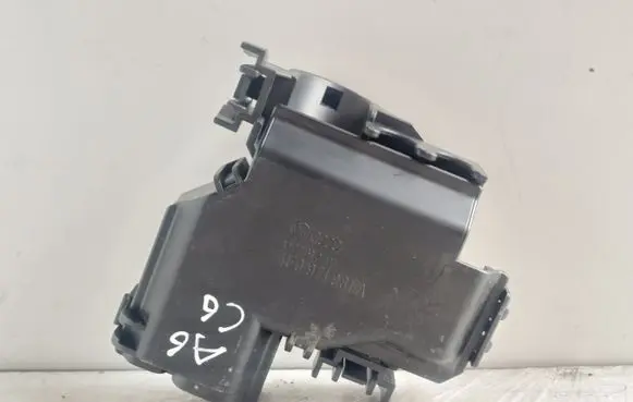 Audi A6 S6 C6 4F Fuse module 4F0971981A