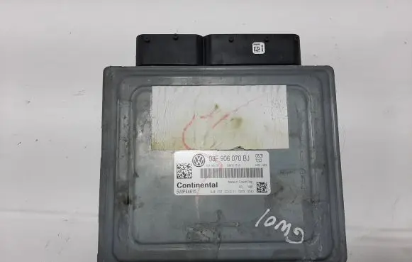 Volkswagen Golf VI Engine control unit/module 03F906070BJ 03F906070