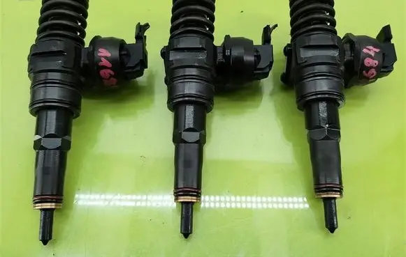 Skoda Fabia Mk2 (5J) Fuel injectors set 04147220216