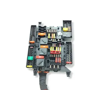 BMW X1 F48 F49 Fuse module 9360501 04720 190115