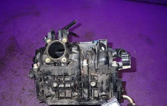Opel Corsa C Intake manifold 09157498