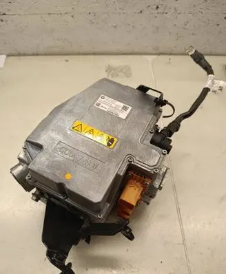 Voltage converter inverter