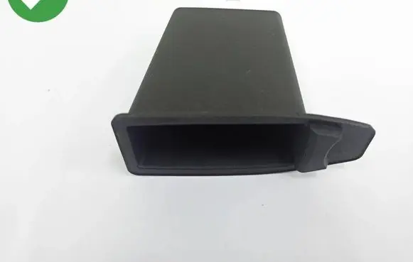 Mercedes-Benz C W204 Dashboard storage box/compartment A2046830075