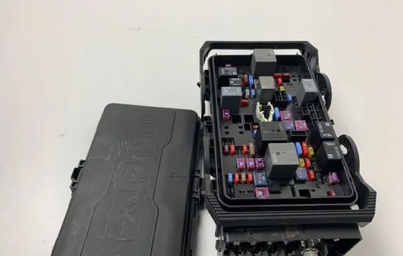 Opel Insignia B Fuse box set 39116625