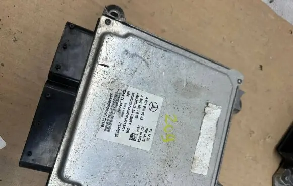 Engine ECU kit and lock set