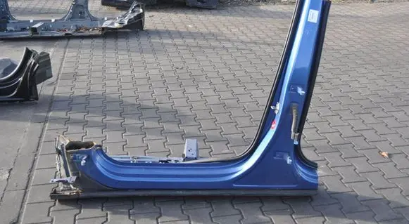 Volvo XC60 Side car body part 
