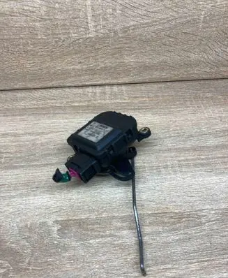 Audi A6 S6 C5 4B Air flap motor/actuator 0132801129 1168800580 WithPlug