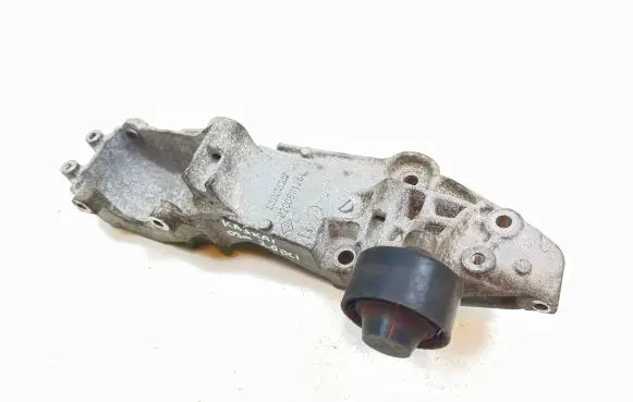 Nissan Qashqai Engine mounting bracket 8200881264