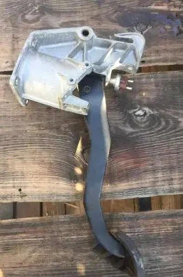 Mercedes-Benz W123 Brake pedal 1232900219