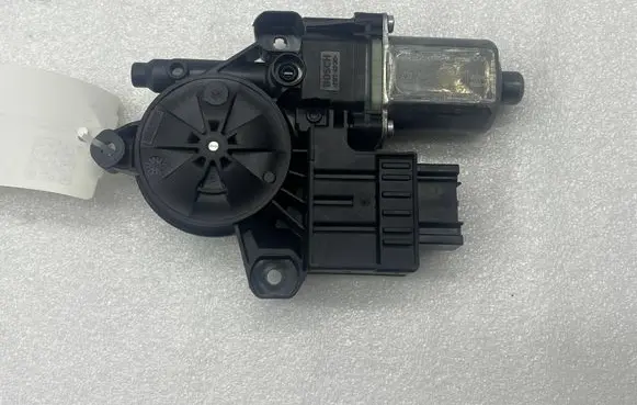 Skoda Kamiq Front door window regulator motor 2Q2959405C