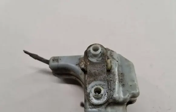 Volkswagen PASSAT B6 Brake fluid reservoir 3C1611301