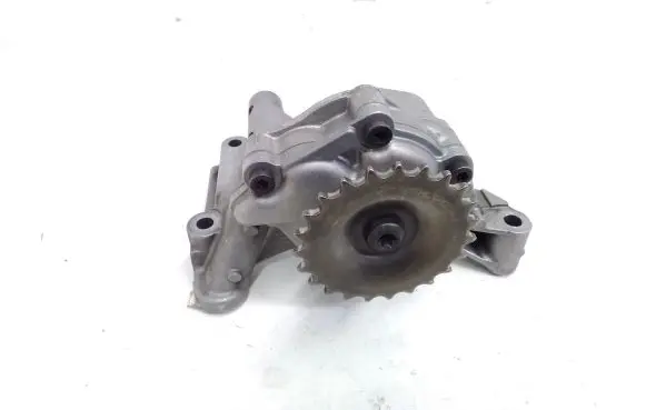 Volkswagen Caddy Oil pump 038115105C