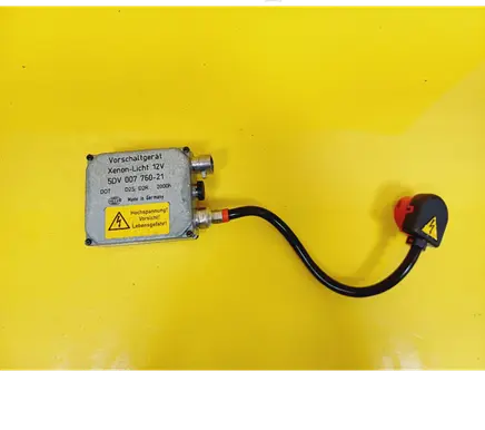 Mercedes-Benz E W210 Voltage converter/converter module 5DV007760-21