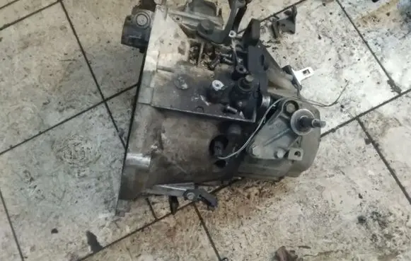 Citroen C4 I Picasso Manual 5 speed gearbox 20DP56 4107486B