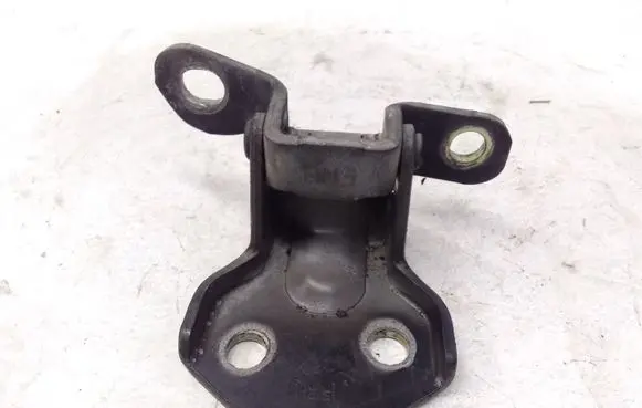 KIA Carens I Front door upper hinge