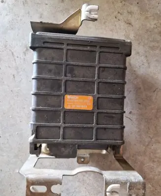 Volkswagen Golf II Engine control unit/module 321906263B 191905351B 191905359B