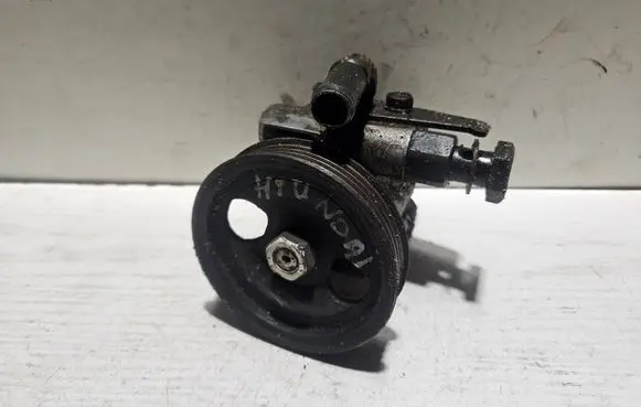 Hyundai Accent Power steering pump 5711022000
