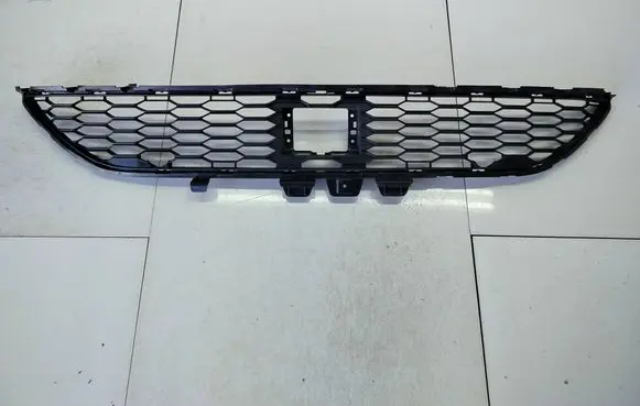 Dacia Sandero III Front bumper lower grill 622545973R
