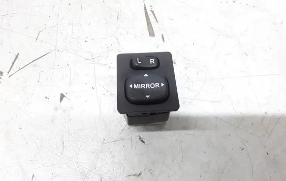 Toyota Avensis Verso Wing mirror switch 183574