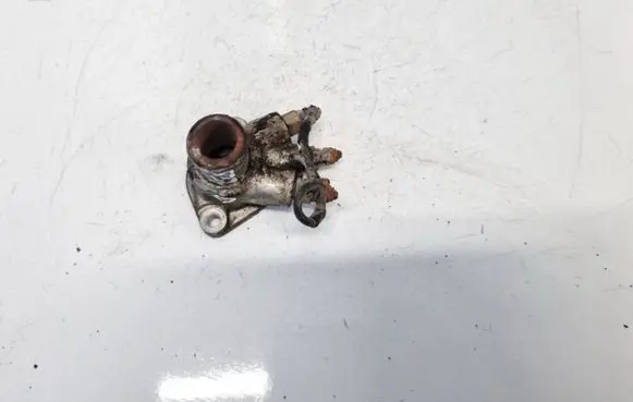 Volkswagen PASSAT B5 Engine coolant pipe/hose 028121145B