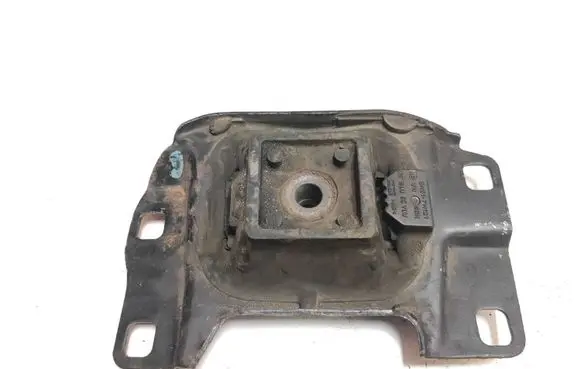 Volvo S40 Engine mount bracket 3M517M121