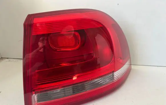 Volkswagen Touareg II Rear/tail lights 7P6945096D
