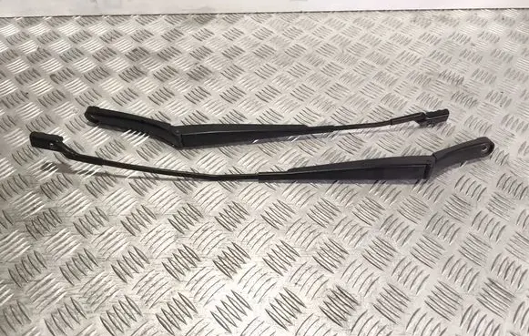 Front wiper blade arm