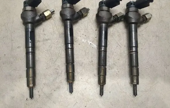 Volkswagen Golf VII Fuel injectors set 0445110477