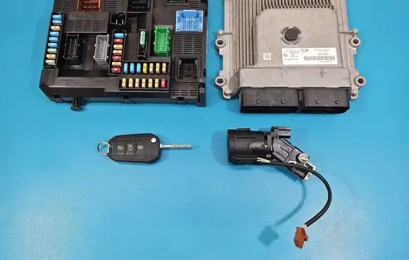 Peugeot 2008 I Engine control unit/module ECU 9829728480 IMPRK1552941
